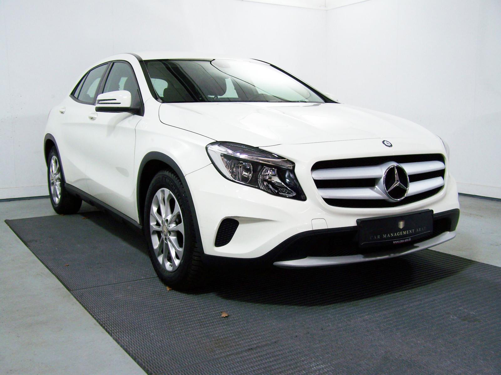 Mercedes-Benz GLA 200 AUTOM 1.HAND+NAVI+KAMERA+SITZH+TEMP+AMBI