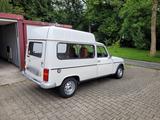 Renault R4 F6 Fasa mit Prominenten Vorbesi... - Renault R 4 mit Benzin-Antrieb