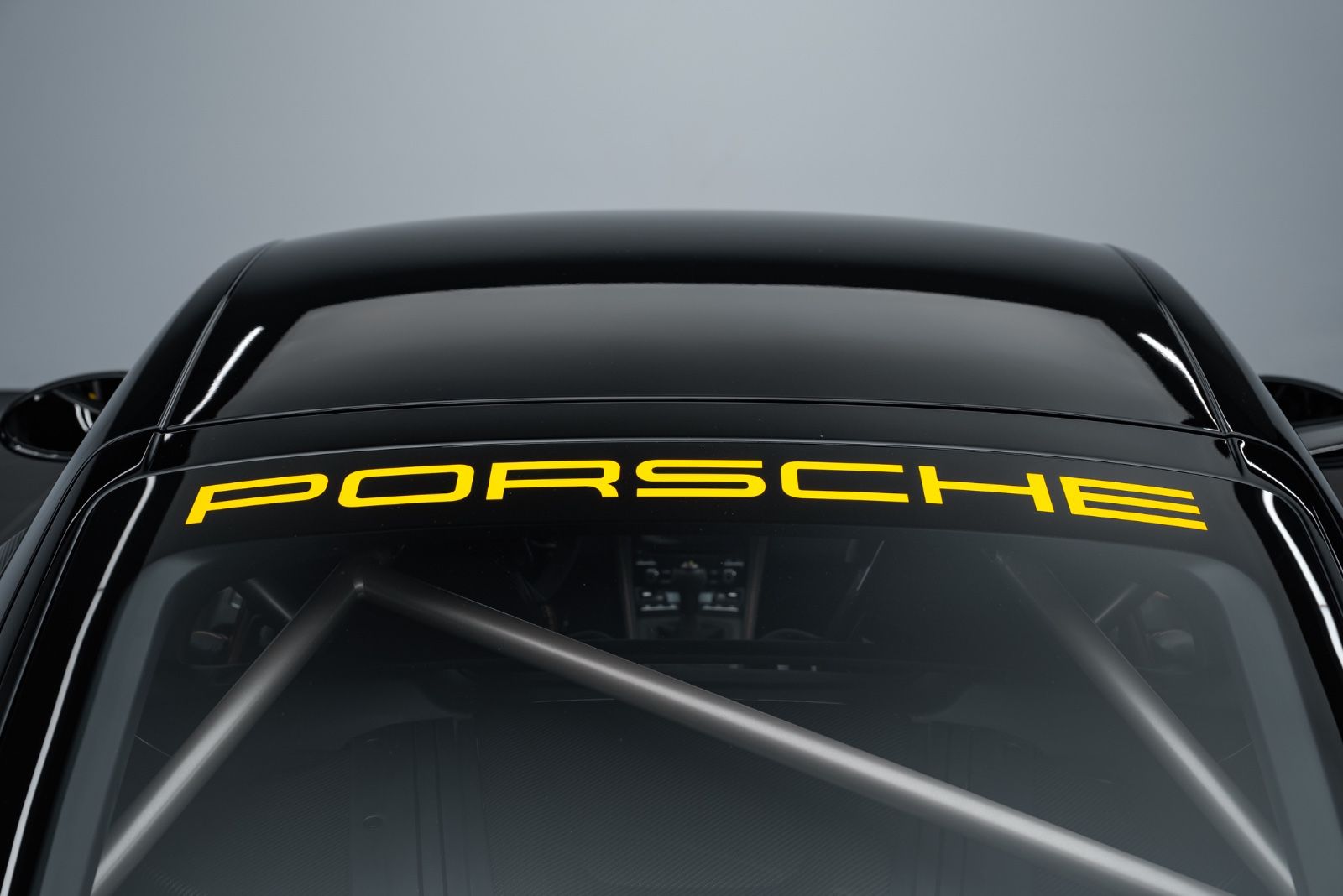 Fahrzeugabbildung Porsche 718 Cayman GT4 RS WEISSACH/PCCB/LIFT/CARBON