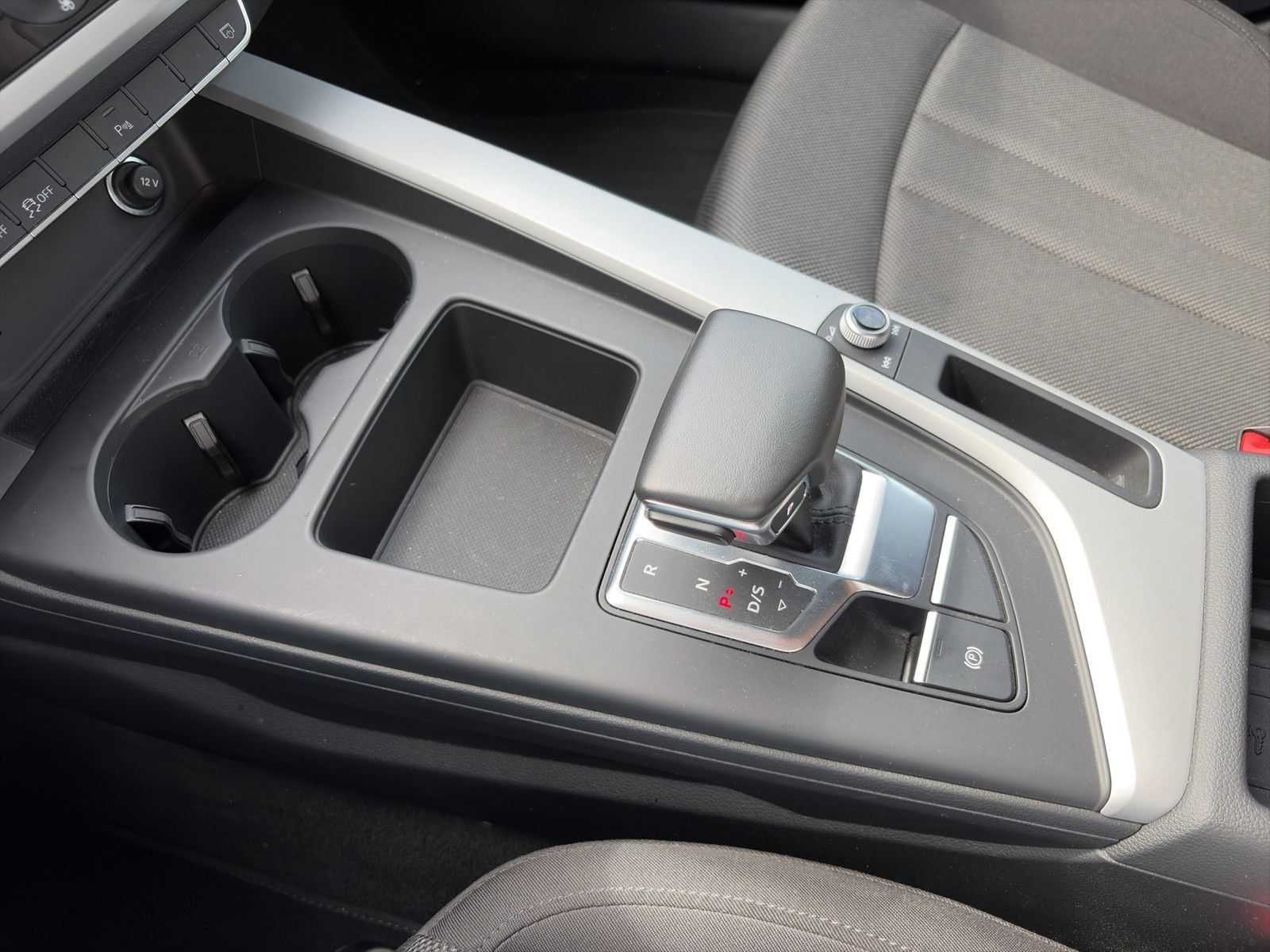Audi A4 Avant 35 TDI S line Kamera+PDC+Navi foto 11