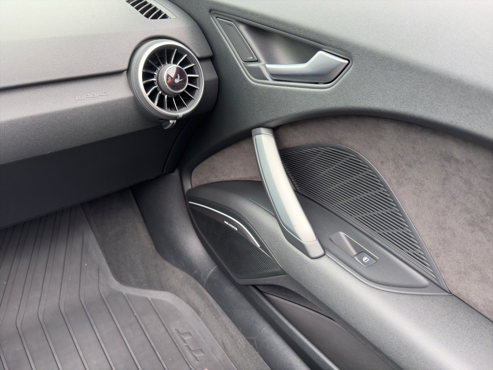 Fahrzeugabbildung Audi TT Roadster S-line*Bang & Olufsen*Alcantara*19"*