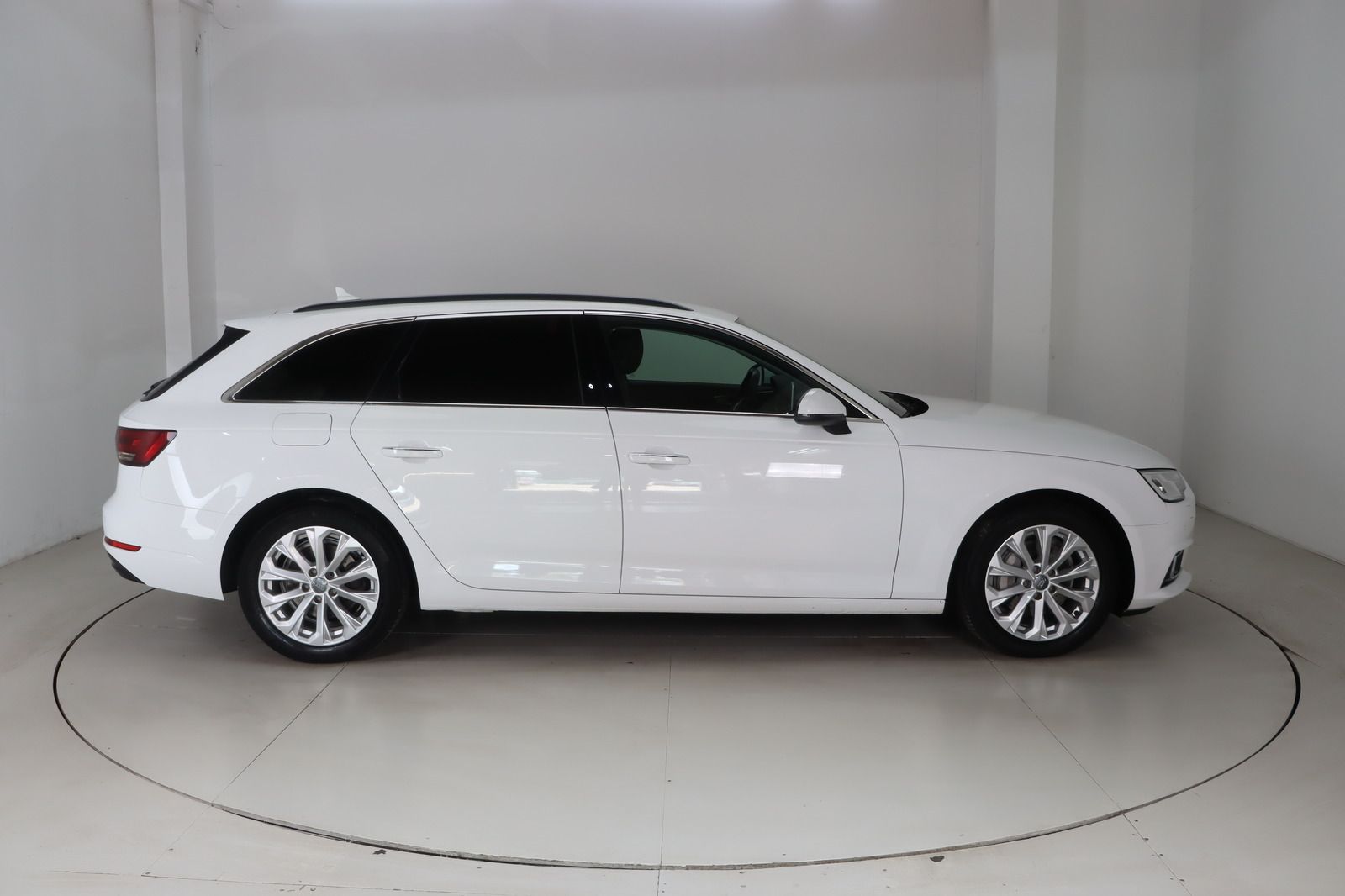 Fahrzeugabbildung Audi A4 Avant 3.0 TDI design * HUD * AHK