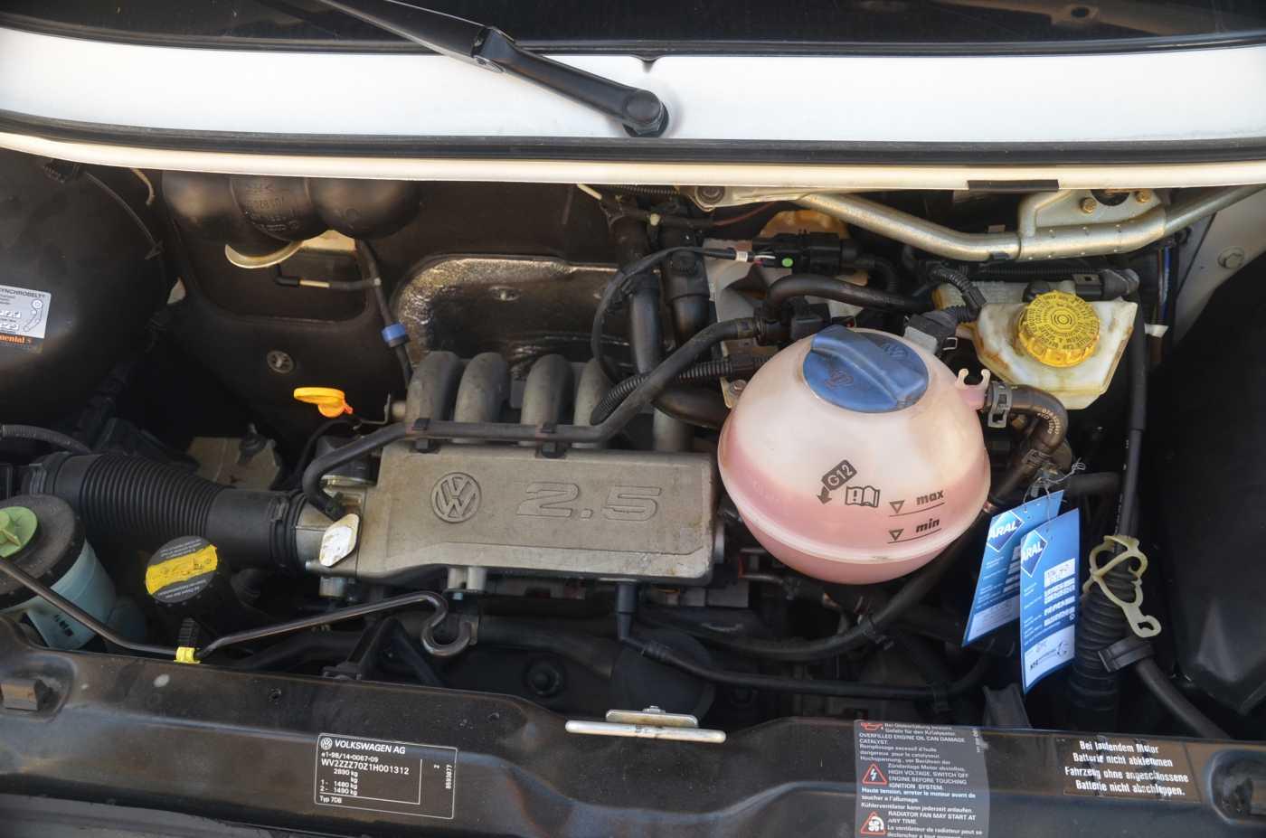 Volkswagen T4 Bus Syncro 2,5 Benziner, original 14100km