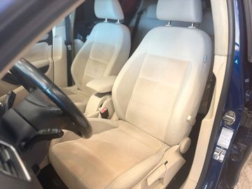 Volkswagen Golf - 10