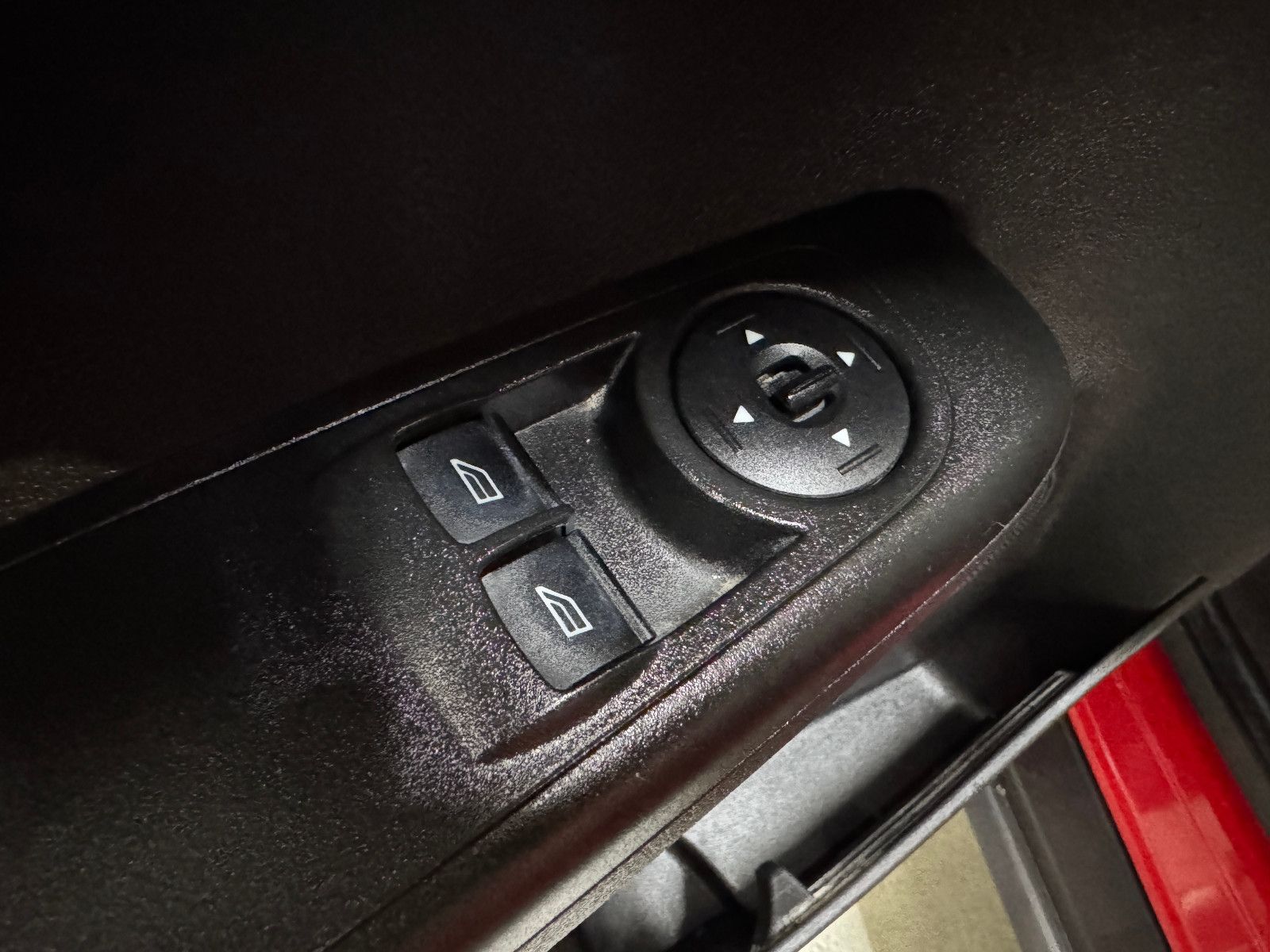 Fahrzeugabbildung Ford Tourneo Courier 1.5 TDCI TREND SERVICE & TÜV NEU