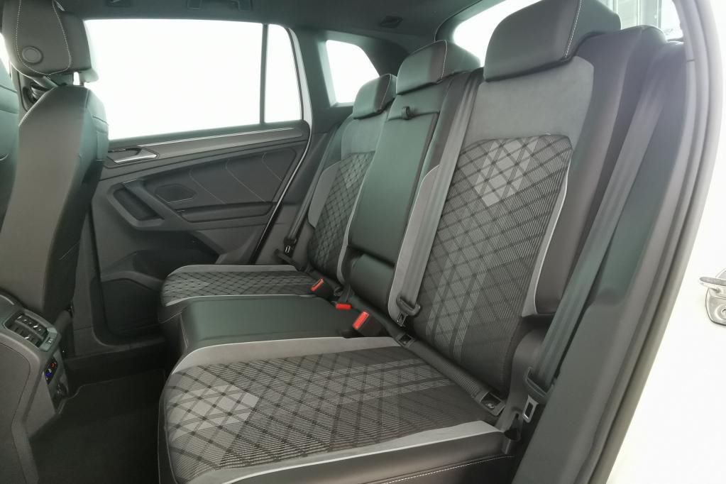 Volkswagen Tiguan R-Line 4Motion 2.0 TDI SCR AHK*PDC*RFK*SH