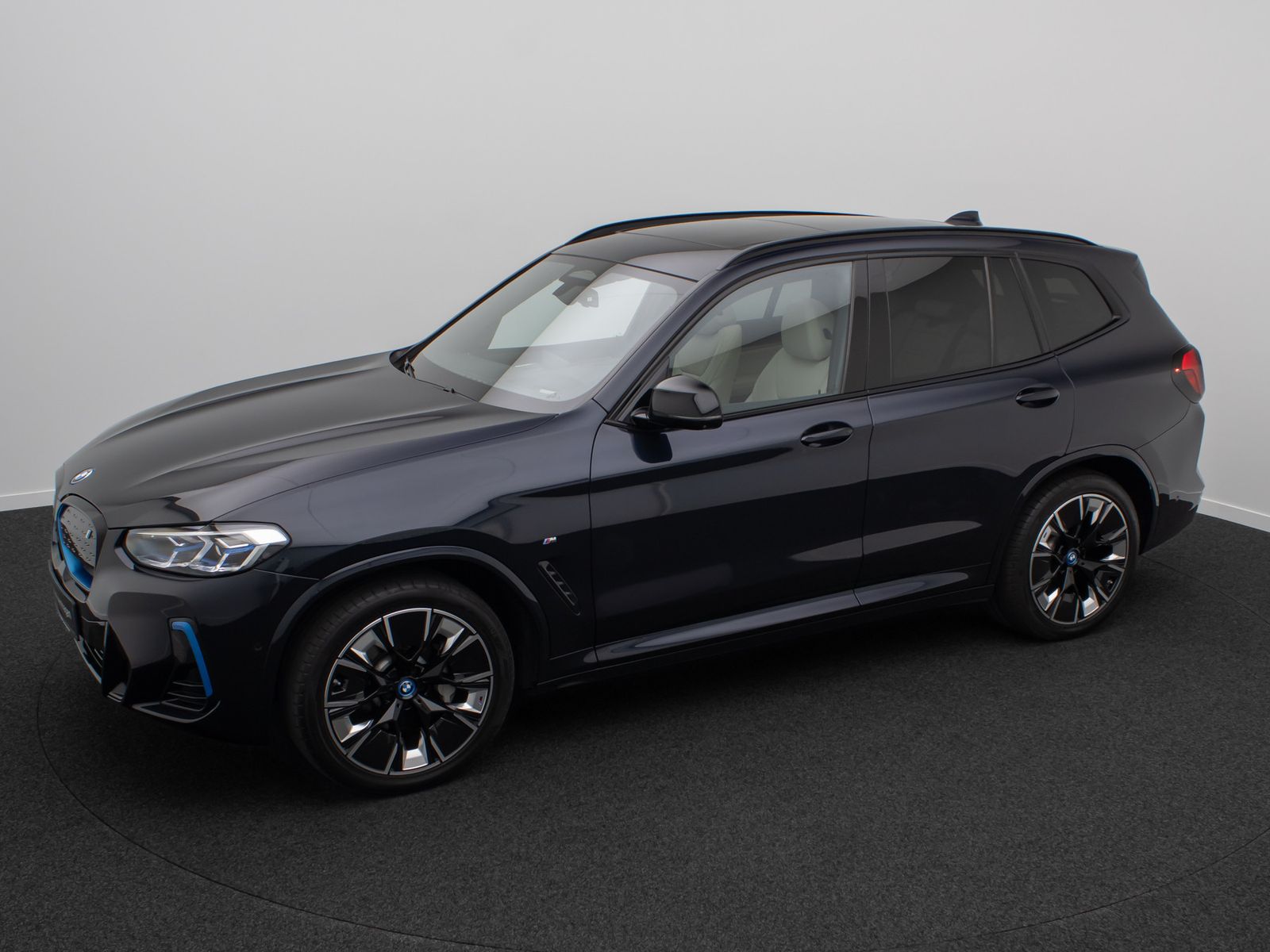Fahrzeugabbildung BMW iX3 IMPRESSIVE 360&deg; H/K Panorama DAB HUD 20Zoll