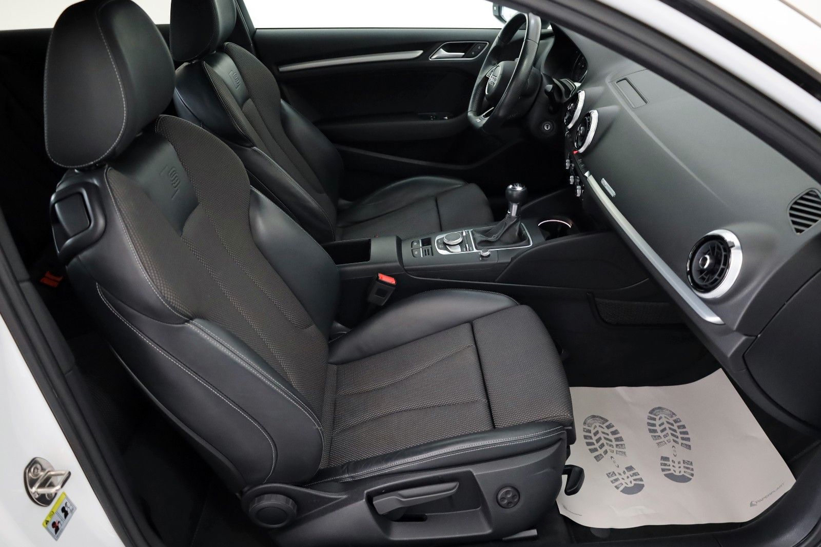 Fahrzeugabbildung Audi A3 S Line T.Leder,Navi,Xenon,ACC,SH,PDC,SR+WR