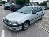 Toyota Avensis 1.8 Klima - gebrauchte Toyota Avensis aus dem Jahr 2001