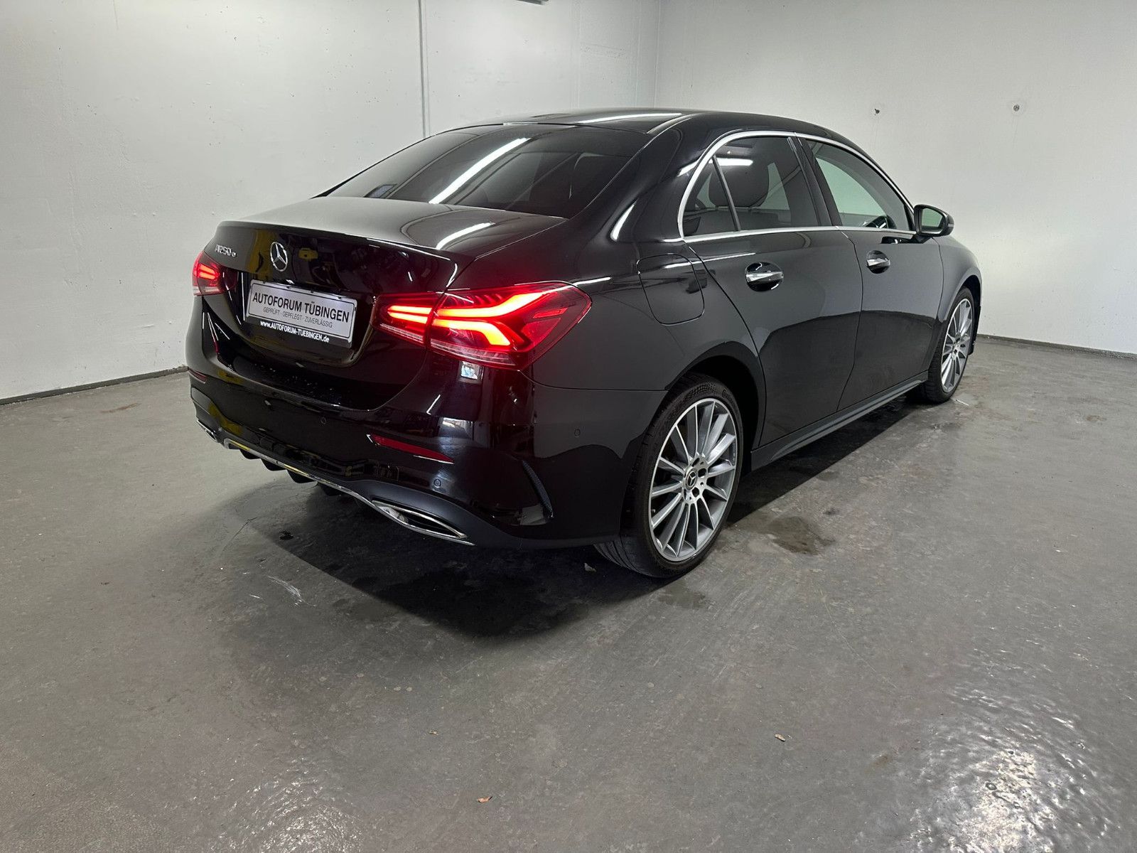 Fahrzeugabbildung Mercedes-Benz A 250 e LIMOUSINE *AMG-LINE* AMBIL*LED*KEYLESS