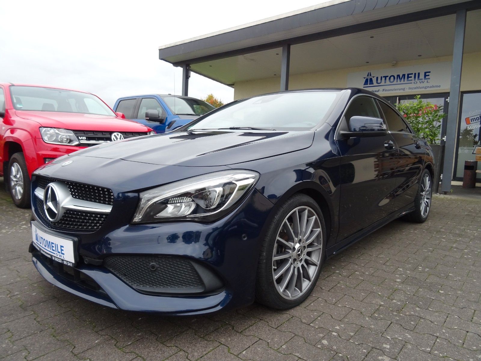 MERCEDES-BENZ CLA 200 d AMG 1. HAND LED NAVI PANO KAMERA