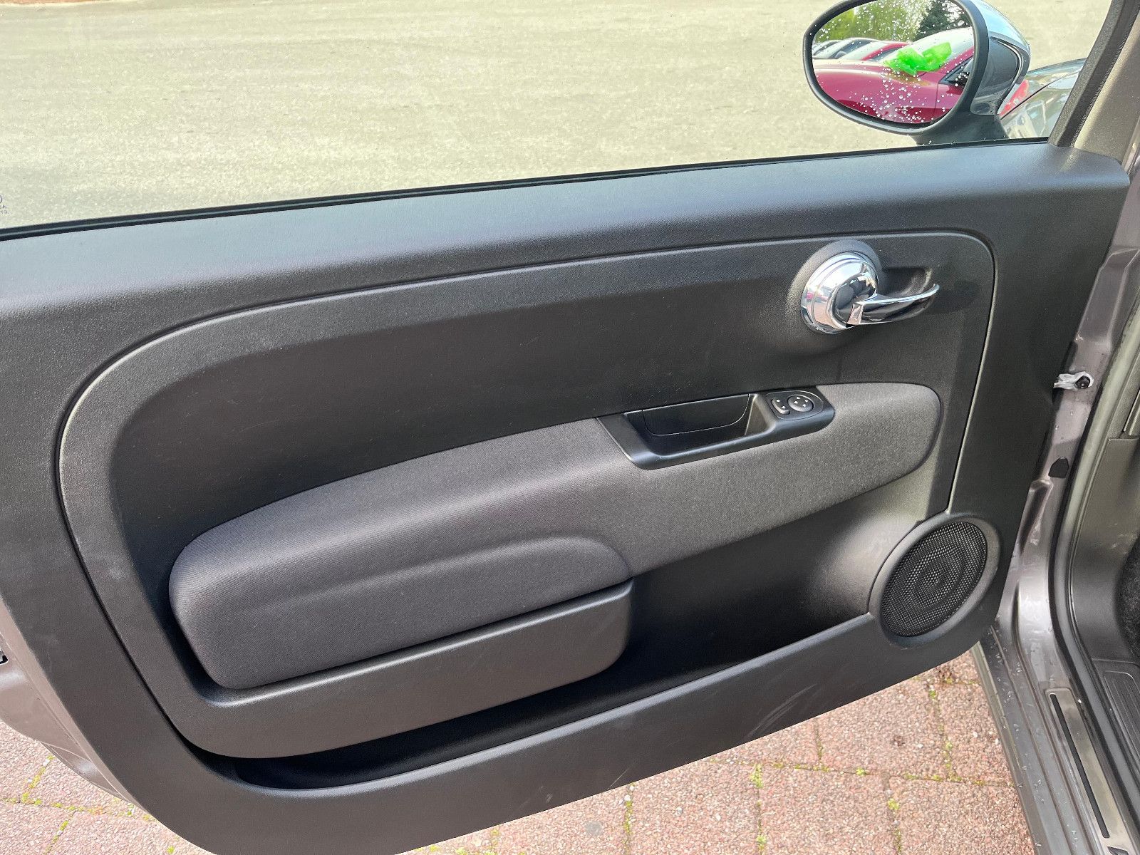 Fahrzeugabbildung Fiat 500 Dolcevita