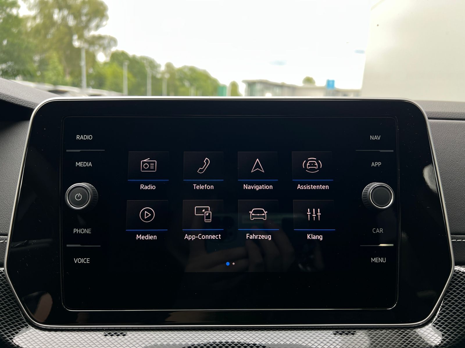 Fahrzeugabbildung Volkswagen T-Cross R-Line 1.5 TSI DSG *AHK, IQ.LIGHT, ACC,