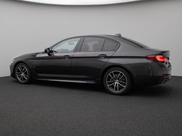 Fahrzeugabbildung BMW 520d M Sport  Kamera HUD DAB HiFi AHK DisplayKey