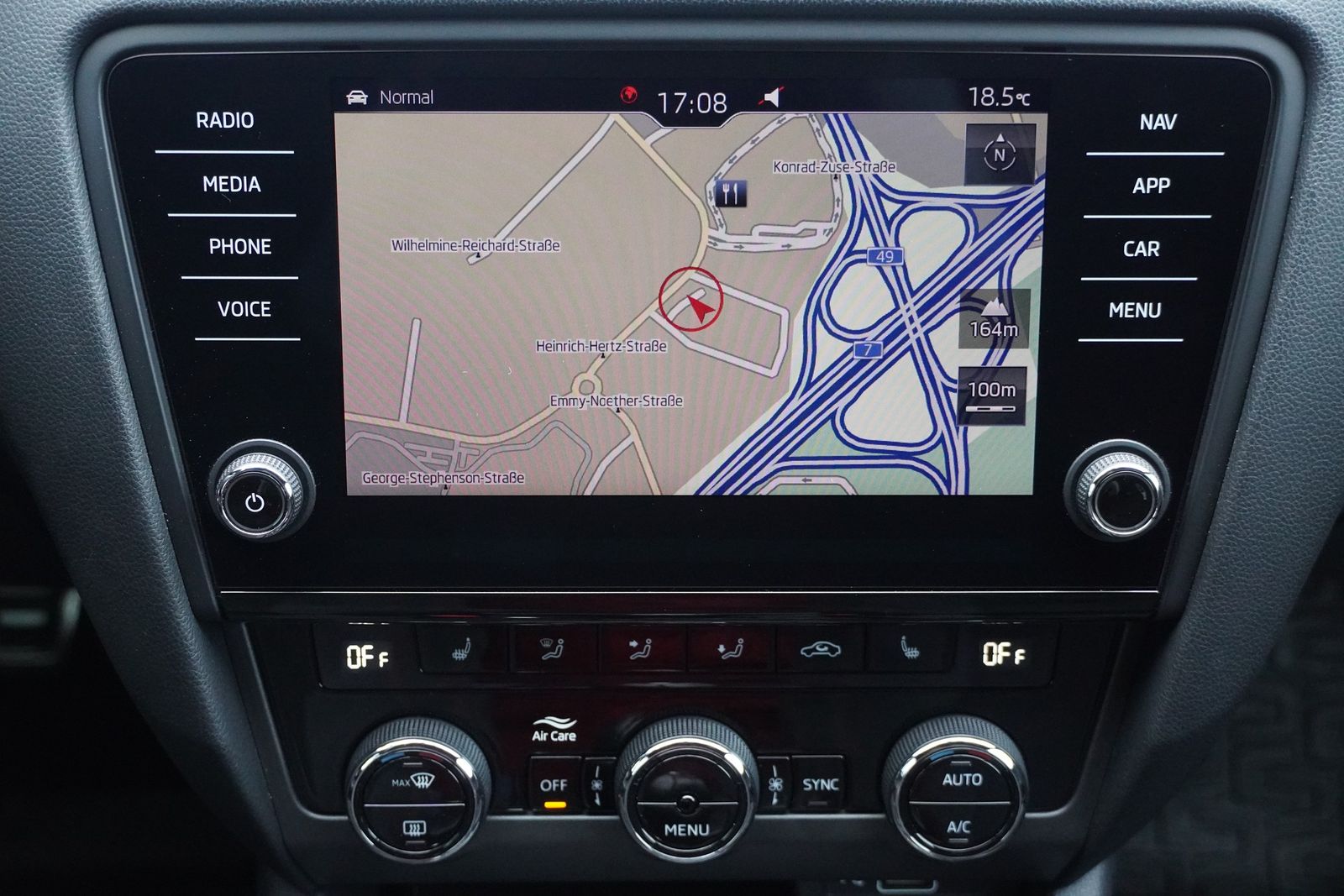 Skoda Octavia Combi 2.0 RS 245 Navi Digitales Cockpit foto 13