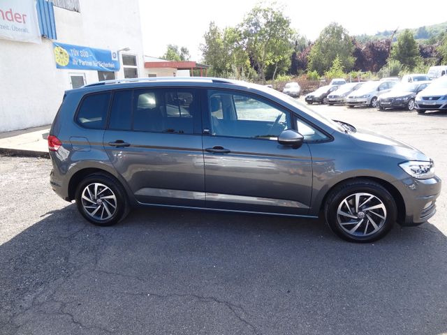 Fahrzeugabbildung Volkswagen Touran Sound/1.Hd/DSG/150PS/AHK/Navi/
