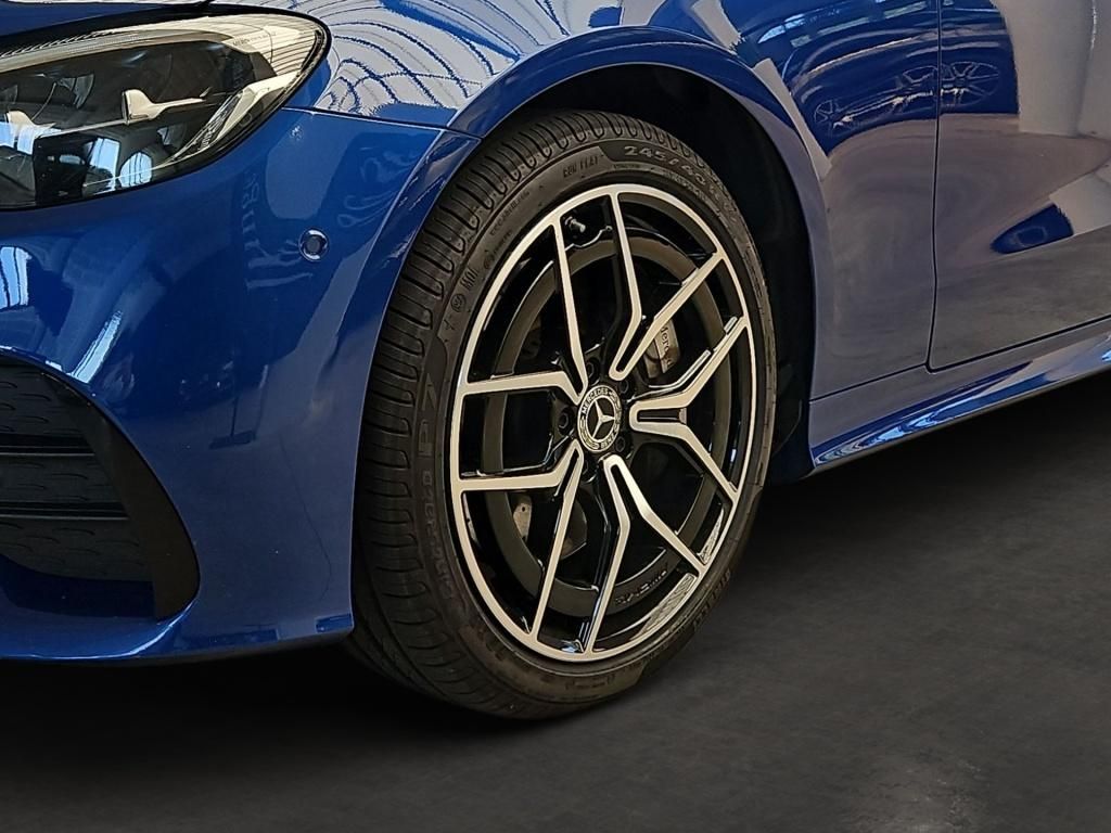 Fahrzeugabbildung Mercedes-Benz E 400 d 4M Coupé AMG ACC Sitzklima Airmatic HUD