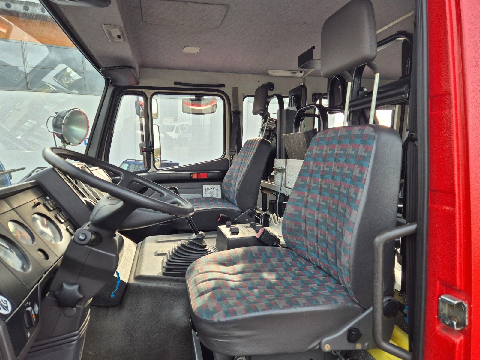 Fahrzeugabbildung Mercedes-Benz 1224 AF 16/12 Löschfahrzeug 1.680l