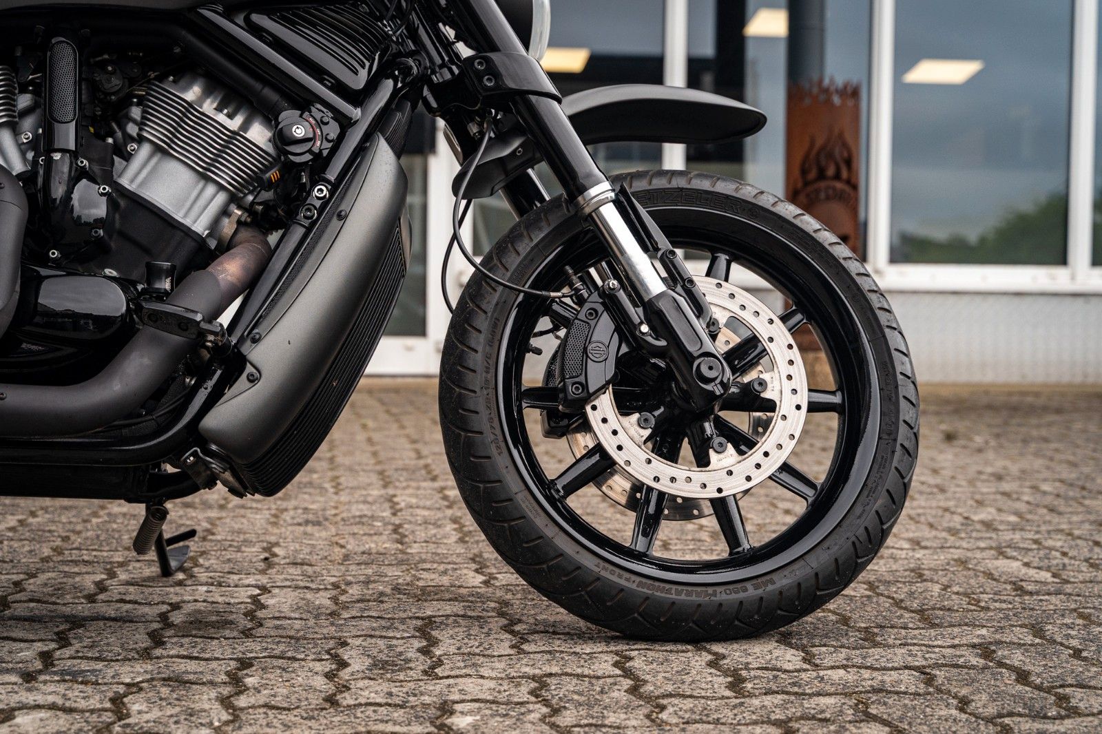 Fahrzeugabbildung Harley-Davidson VRSCR Street-Rod - Jack Lomaxx Custom Umbau