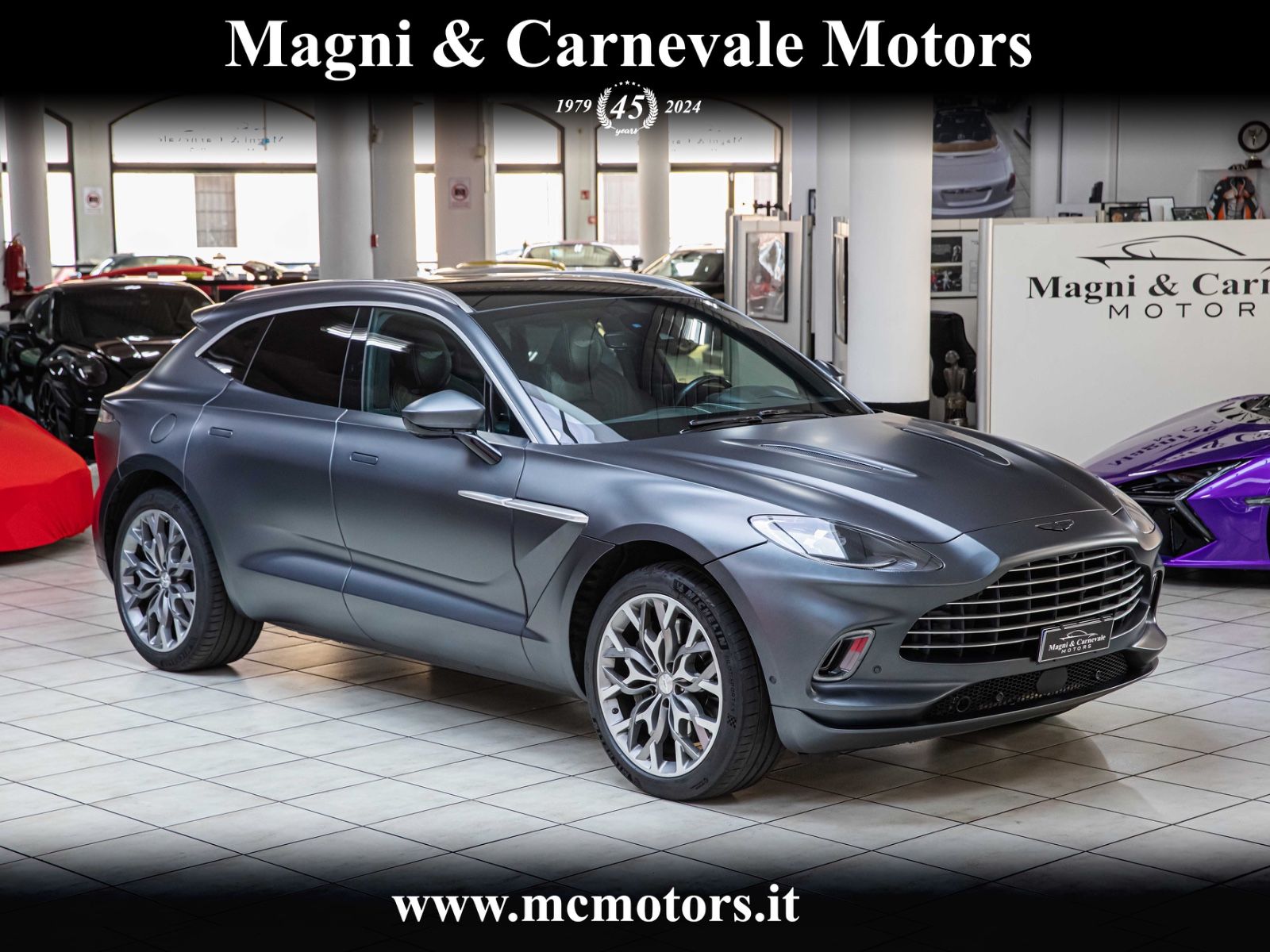 Aston Martin DBX SPECIAL PAINT|22''|TETTO PANORAMA|KEYLESS|