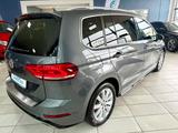 Volkswagen Touran Highline R-Line - Volkswagen Touran: R Line