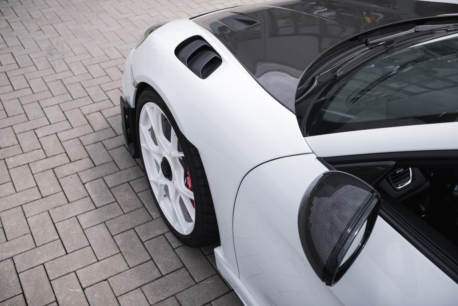 Fahrzeugabbildung Porsche 718 GT4 RS-Weissach-Clubsport-Lift-LED-Kam.-90 L