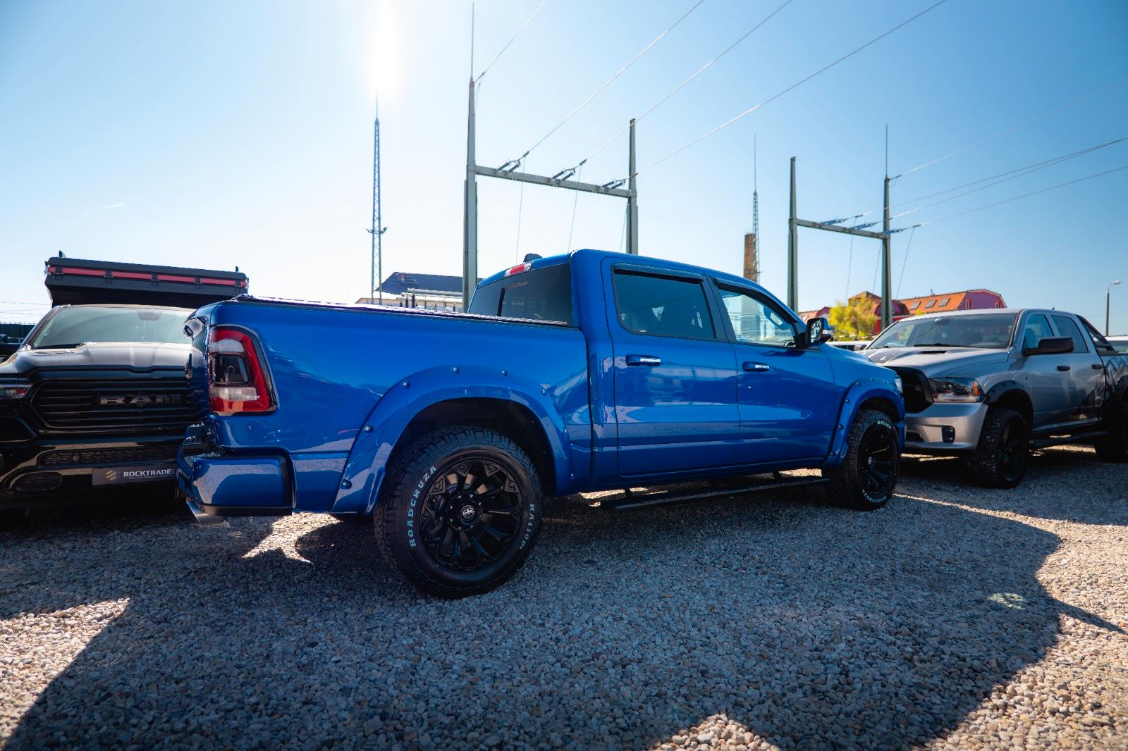 Fahrzeugabbildung Dodge RAM 5.7 V8 HEMI 4x4 OFFROAD Night Limited 19%
