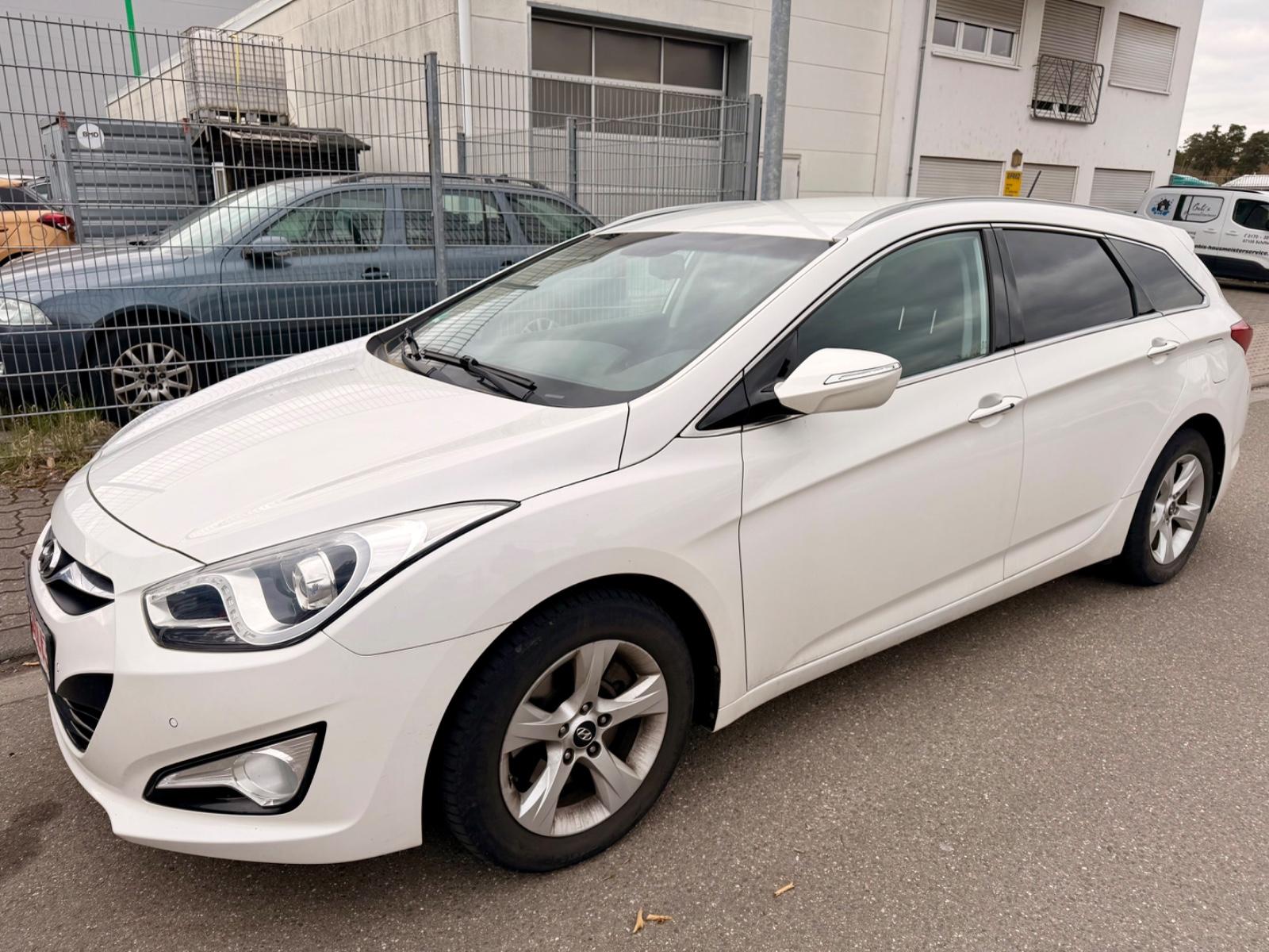 Hyundai i40 cw FIFA World Cup Edition/AUTOMATIK