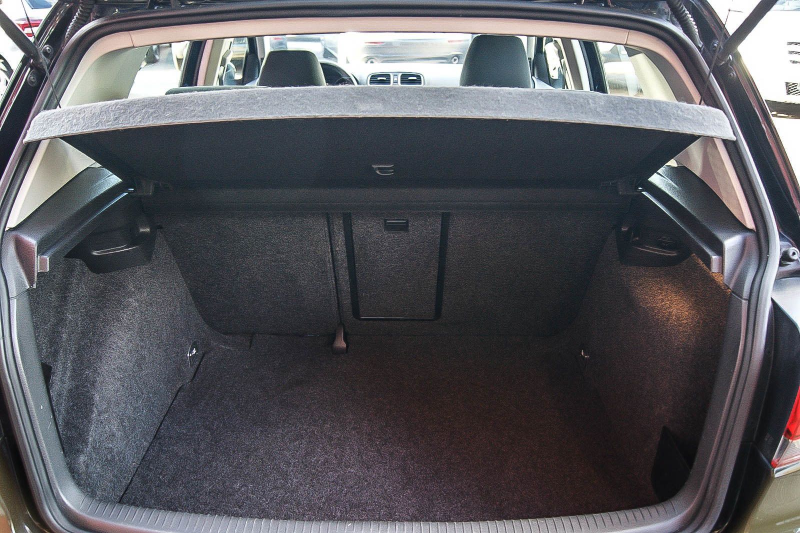 Fahrzeugabbildung Volkswagen Golf VI 14TSI Highline STANDHEIZUNG PARKLENKASS.