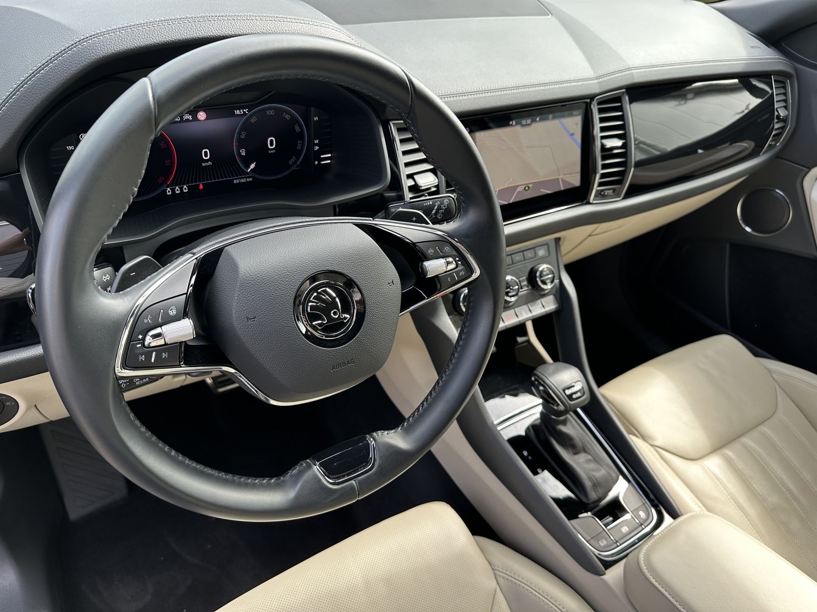 Fahrzeugabbildung SKODA Kodiaq 2.0 TDI L&K DSG 4x4 NAV+LED+PANO+ACC+19ZO