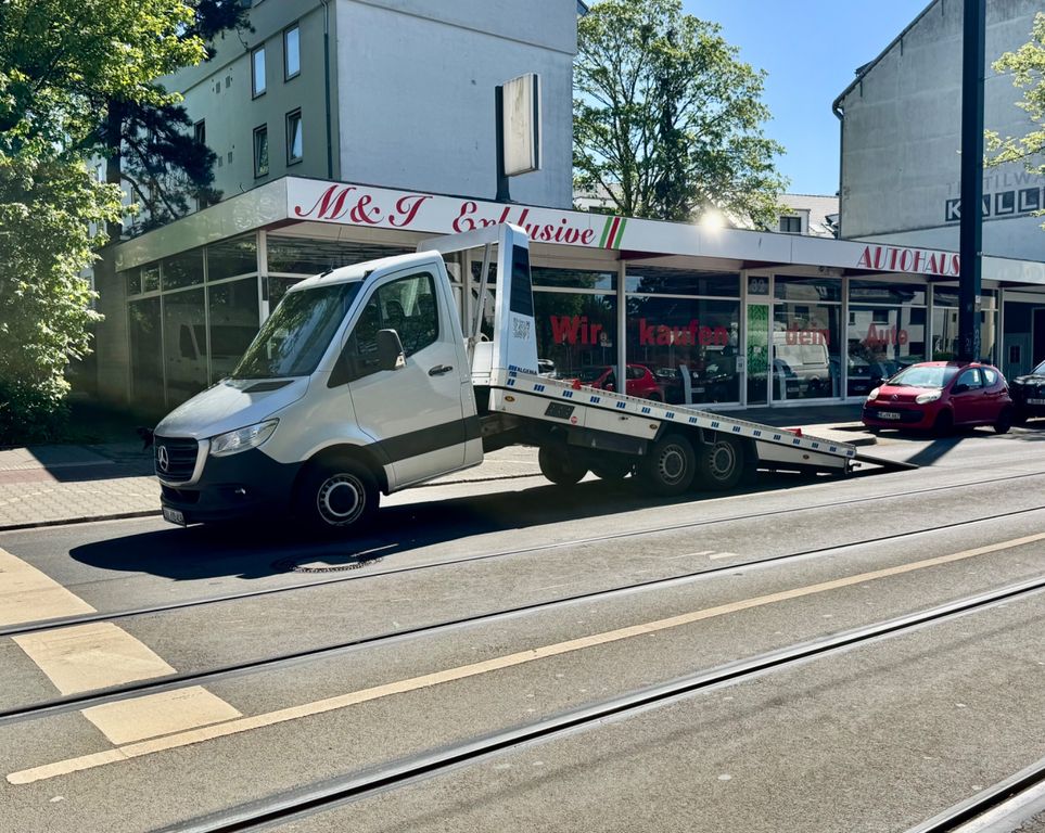 Image of Mercedes-Benz Sprinter