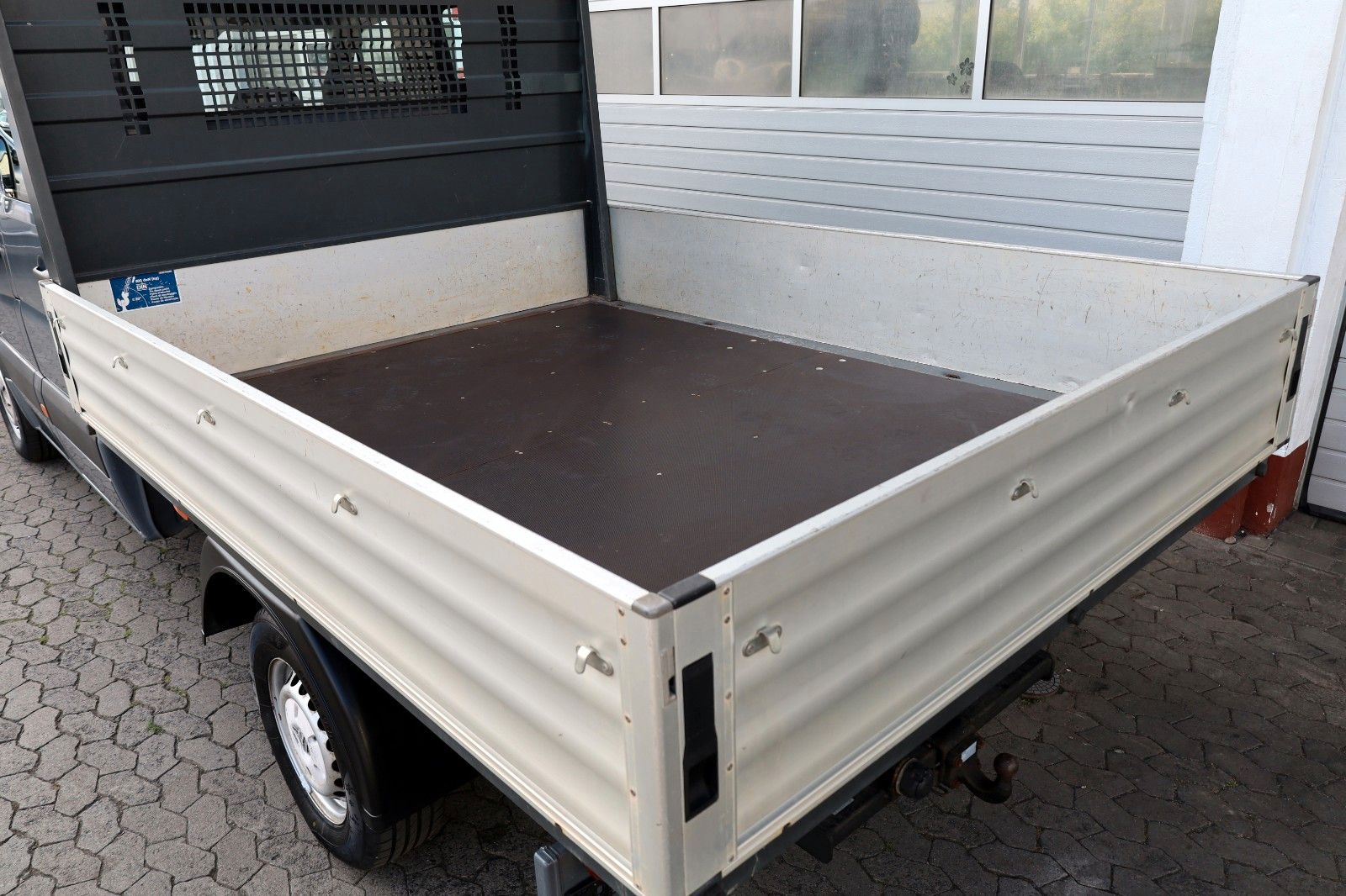 Fahrzeugabbildung Volkswagen Crafter Pritsche 35 mittel L2 Doppelkabine Klima