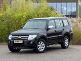 Mitsubishi Pajero 3.2 DI-D Invite - schwarze Mitsubishi Pajero