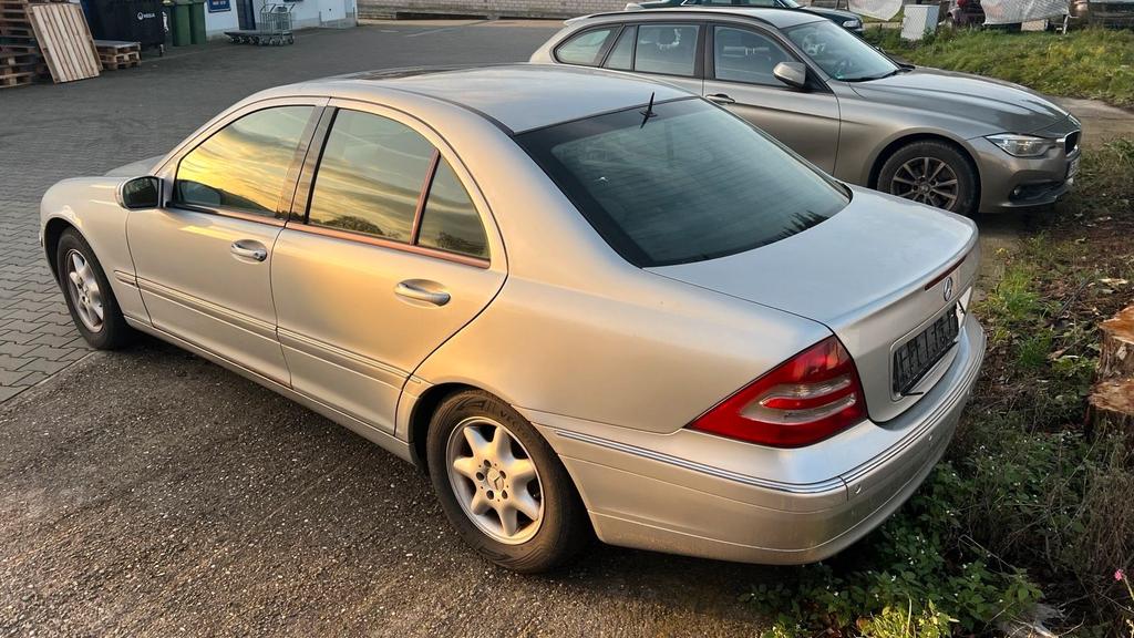 Mercedes-Benz C 220