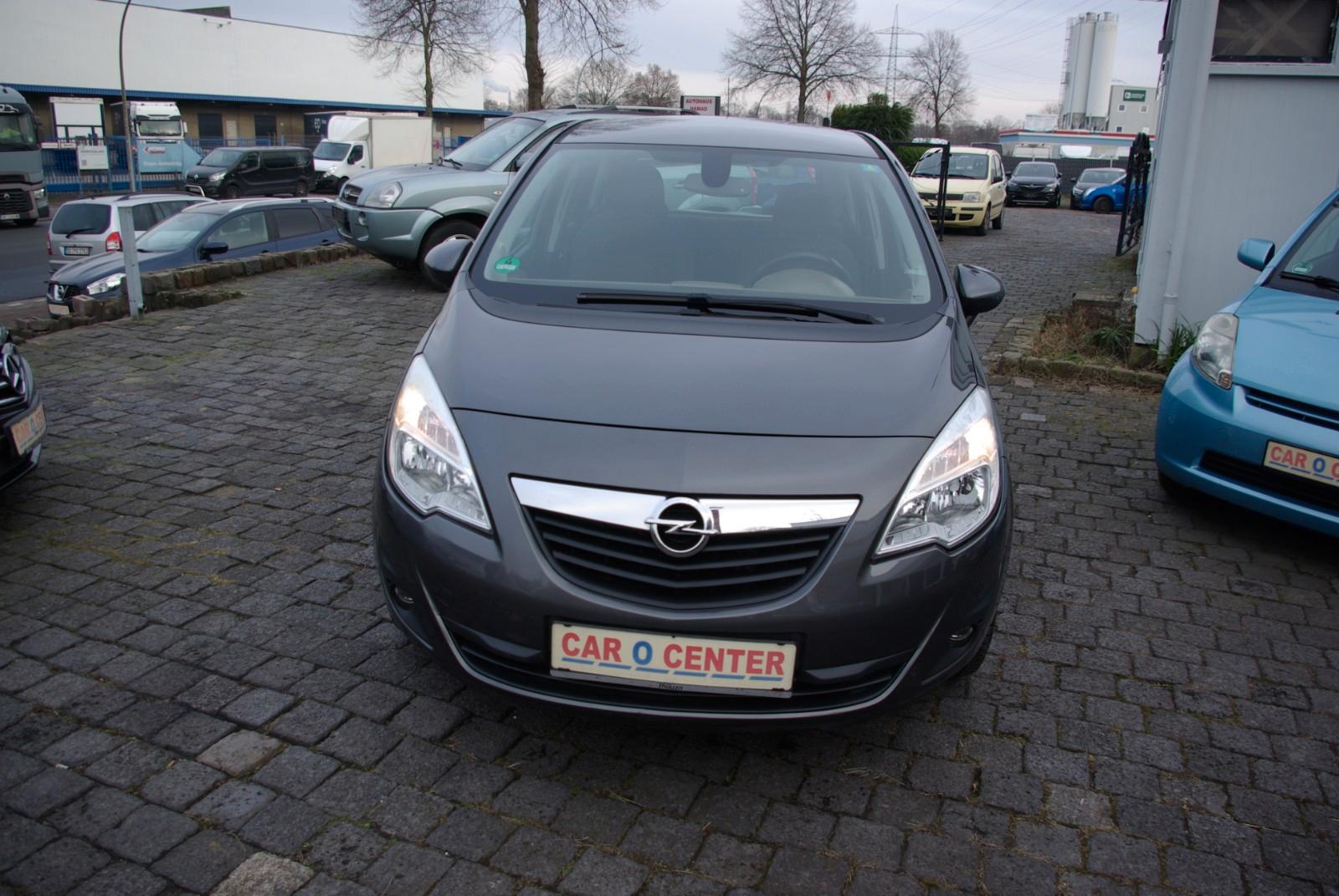 Opel Meriva B Edition mit  Fahrradträger