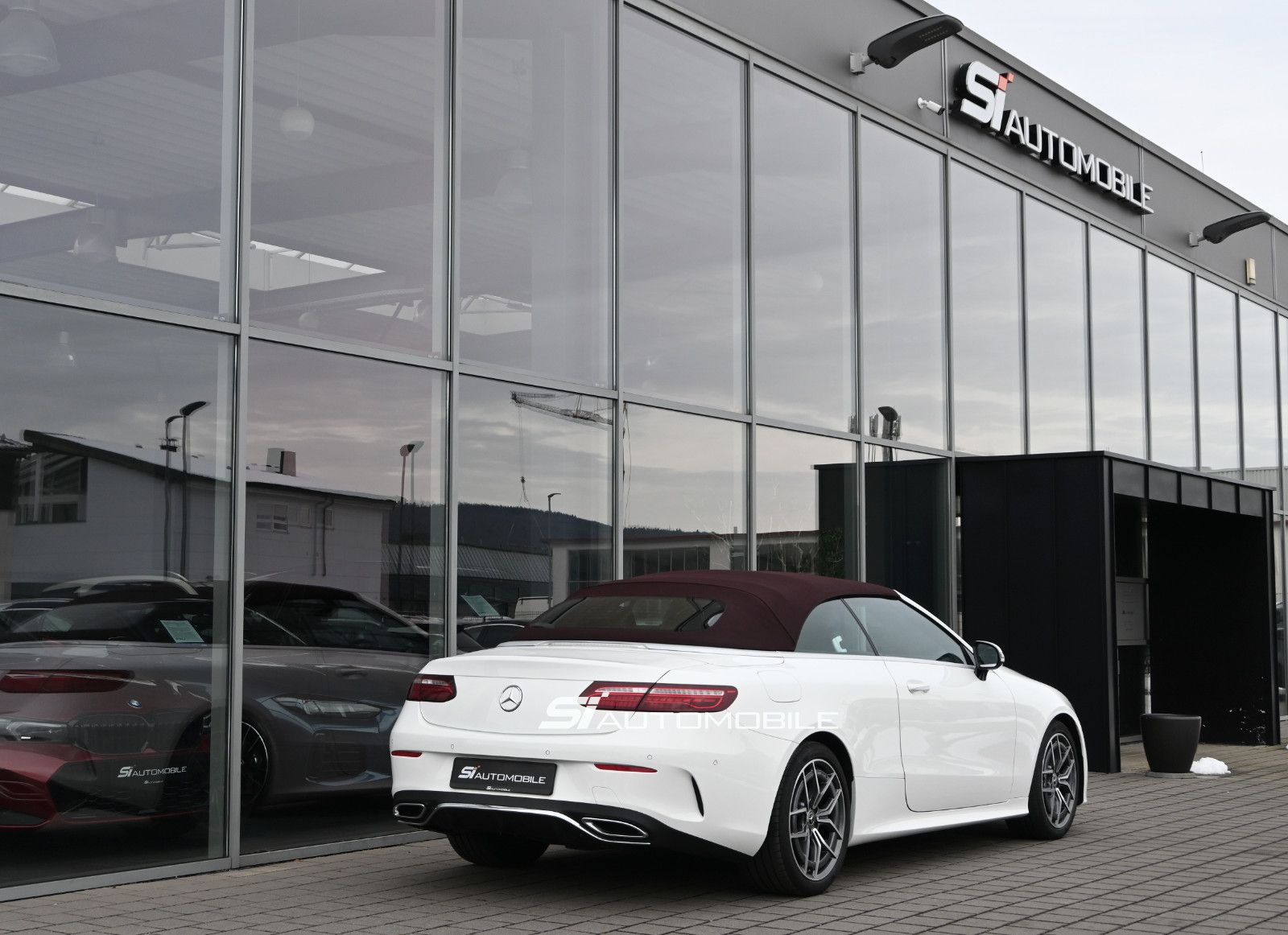 Fahrzeugabbildung Mercedes-Benz E 220 d Cabrio 2x AMG °ACC°STANDHEIZUNG°8-FACH°