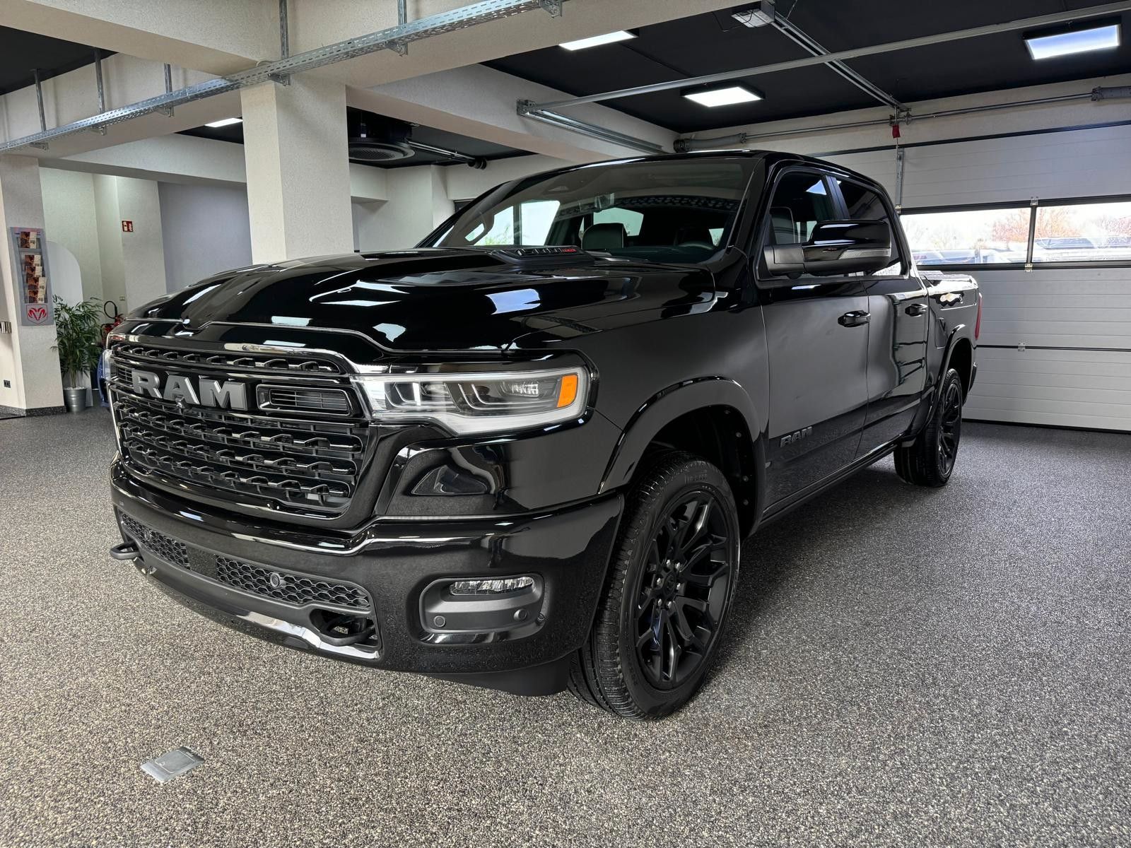 Fahrzeugabbildung Dodge RAM LIMITED HURRICANE 3.0L-HO 540 PS - RAMBOX