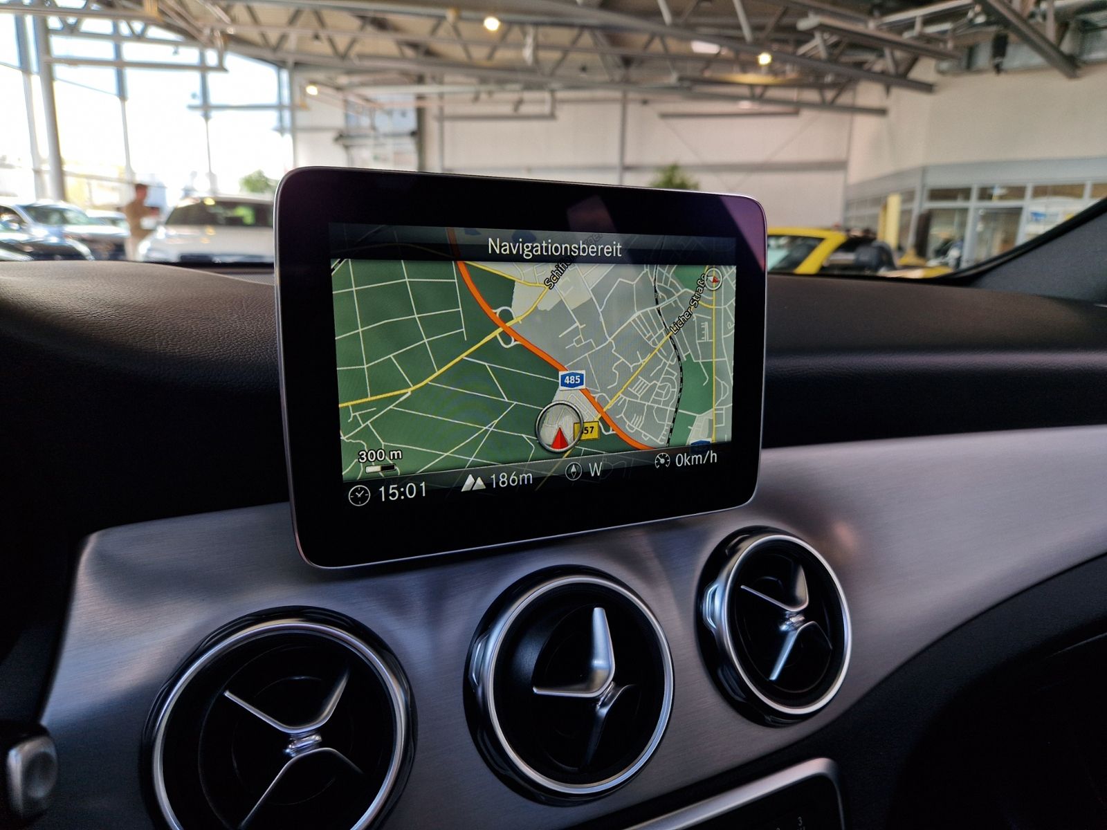 Fahrzeugabbildung Mercedes-Benz GLA 250 4Matic AMG-LINE PANO LED