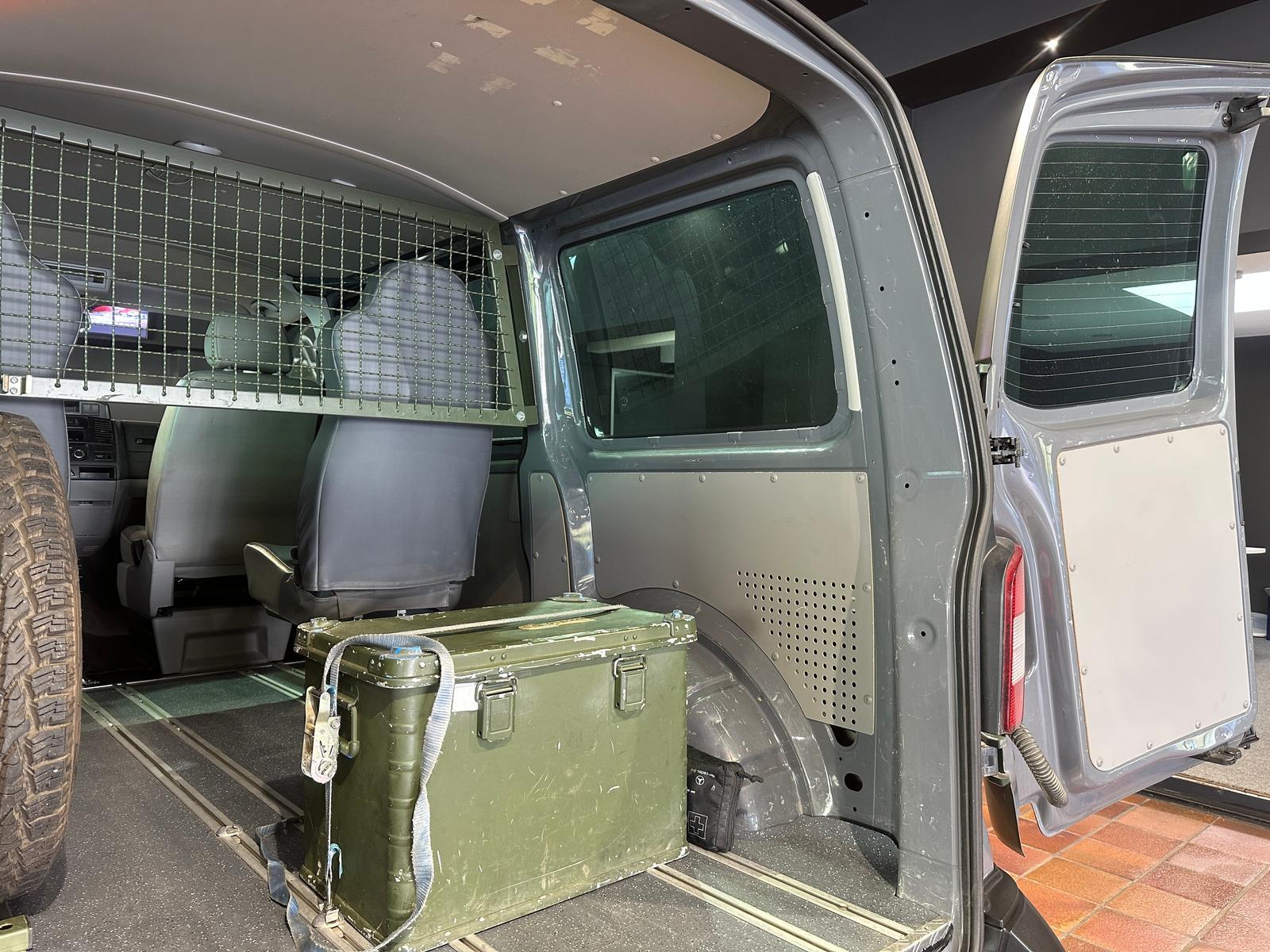 Volkswagen T5 WIDDER 4MOTION KURZ SEIKEL ROCKTON BUNDESWEHR