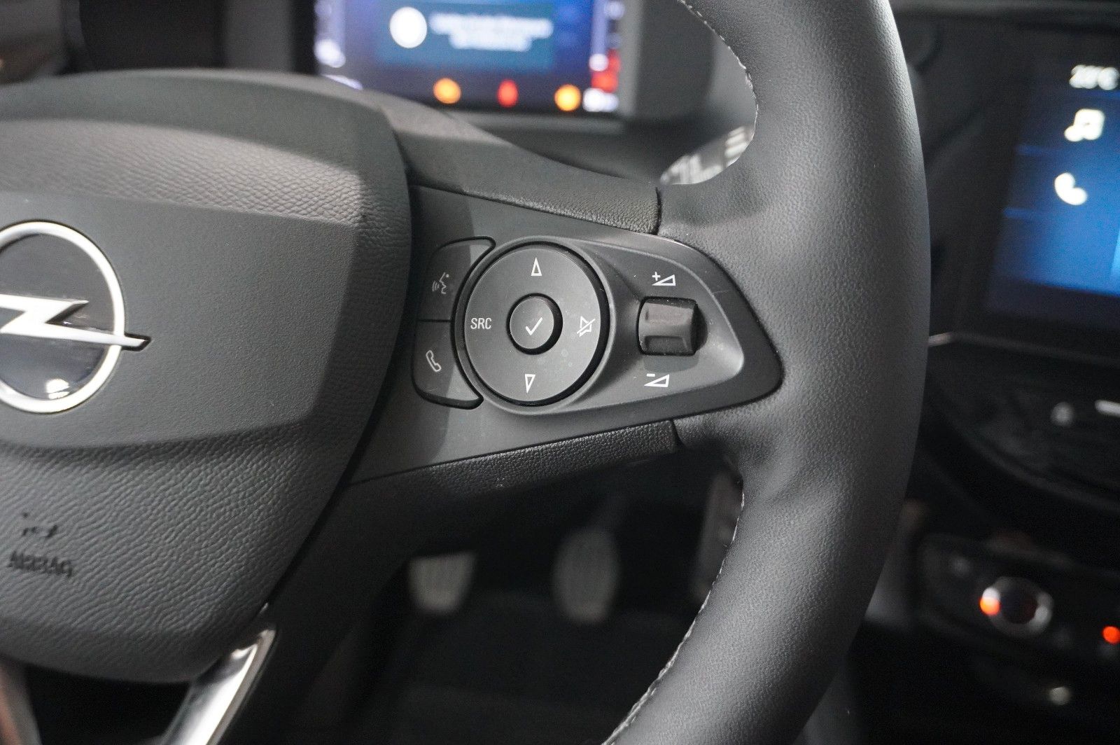 Fahrzeugabbildung Opel Corsa F 1.2 FACELIFT NAVI/LED/KAMERA/VIRTU./DAB+