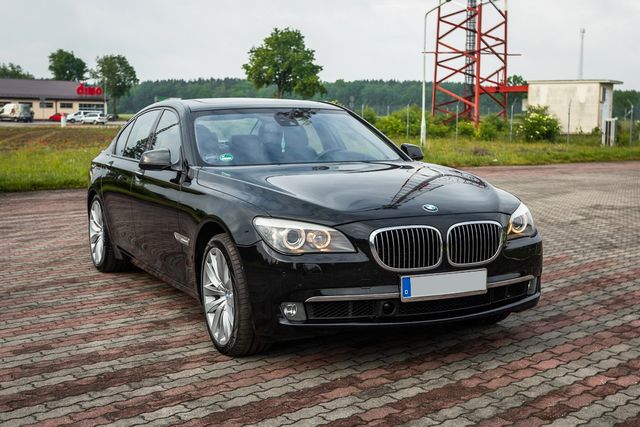 BMW 760 Baureihe 7 760i VOLL TOP NEU TUV