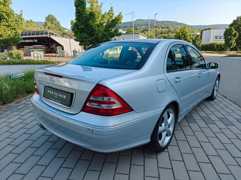 Mercedes-Benz C 230