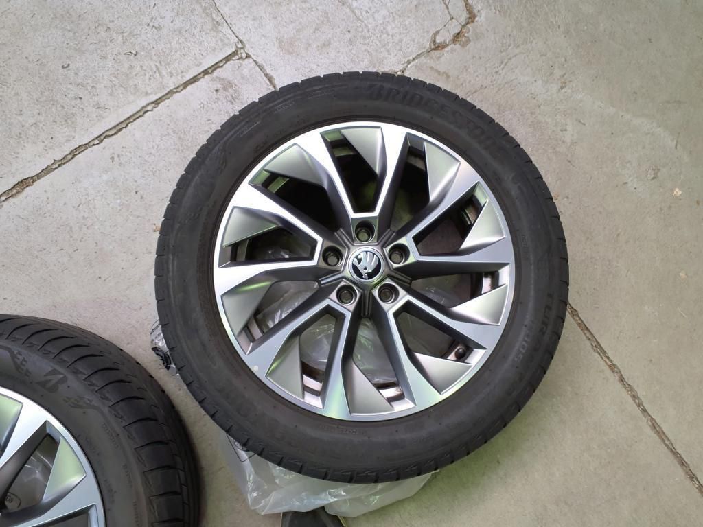 Skoda Karoq Ambition Clever 1.5 TSI AHK*Klima*PDC*Temp