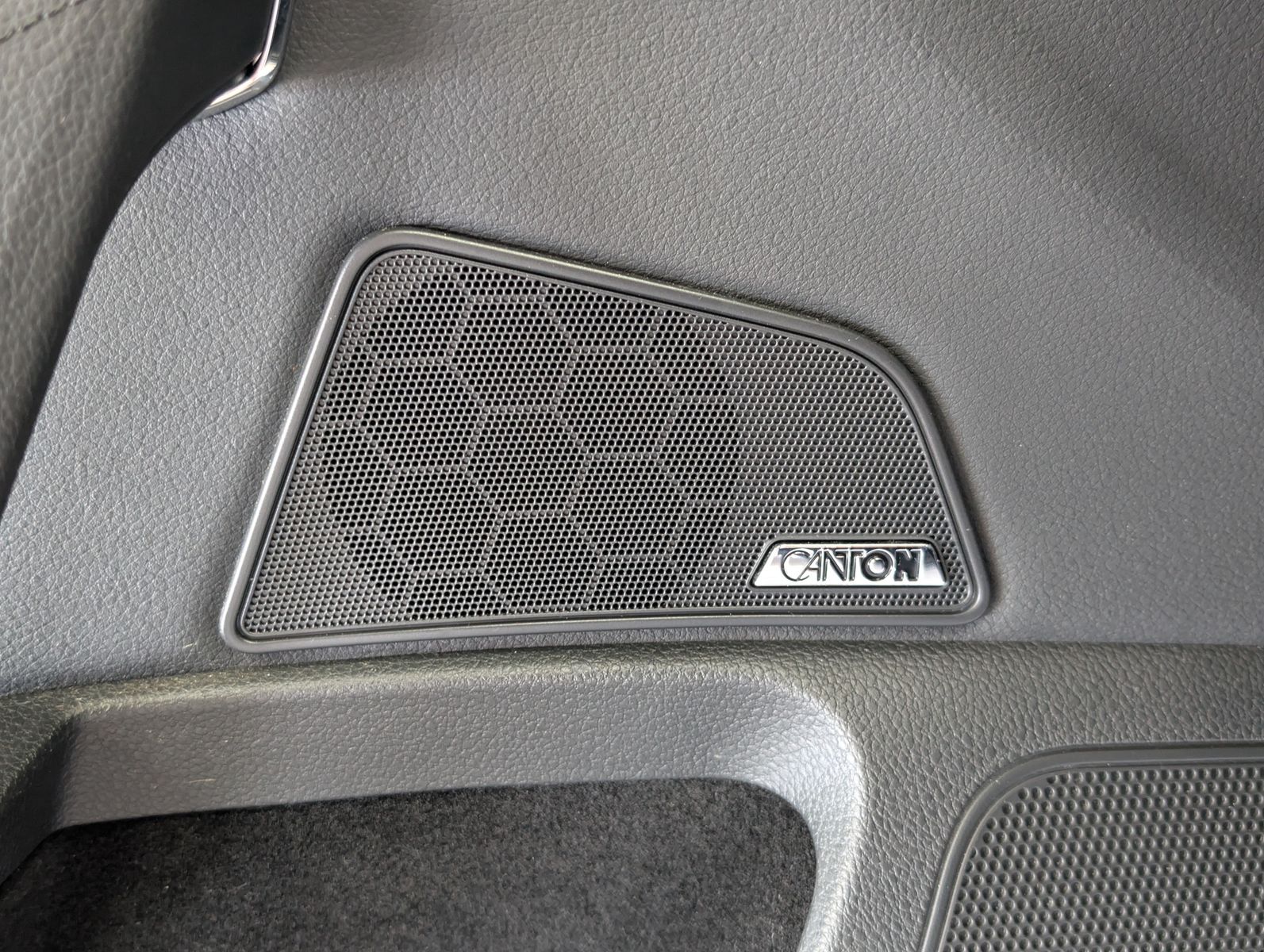 Fahrzeugabbildung SKODA Superb Premium 2.0 TDI PANO LEDER MASSAGE SOUND