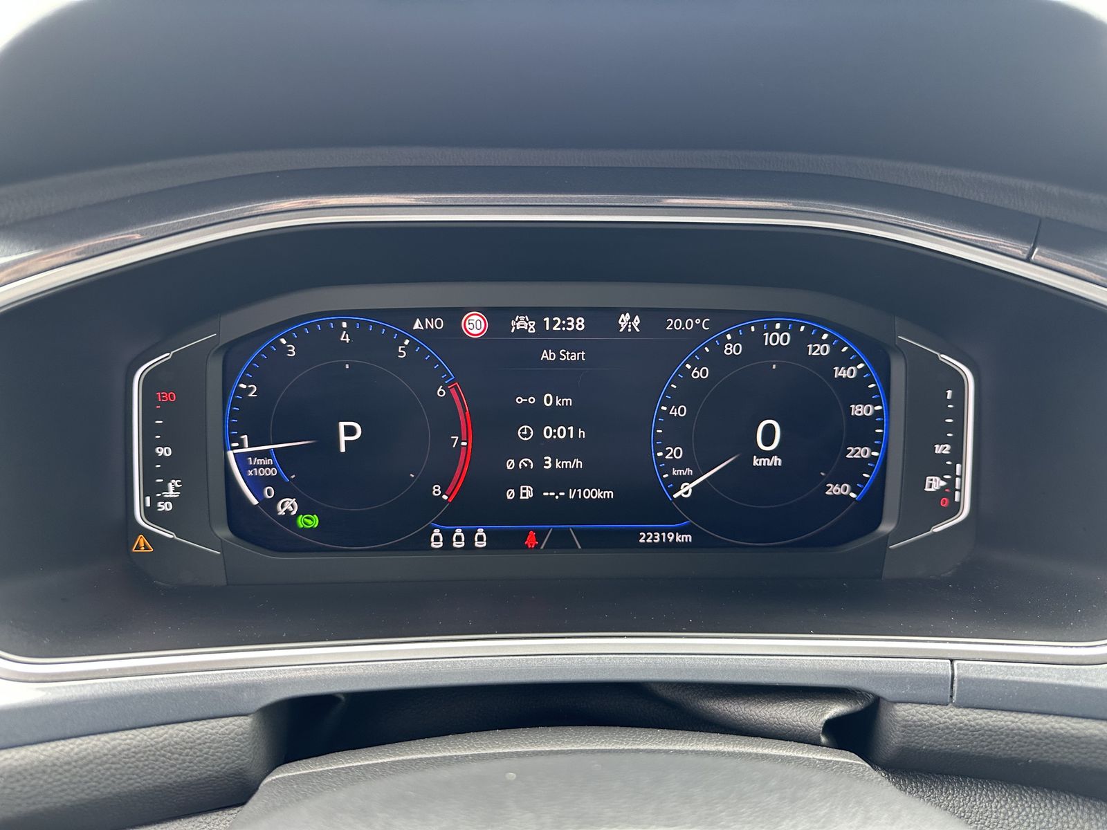 Fahrzeugabbildung Volkswagen T-Roc 1.5 TSI DSG Sport NAV+LED+ACC+STANDHEIZUNG