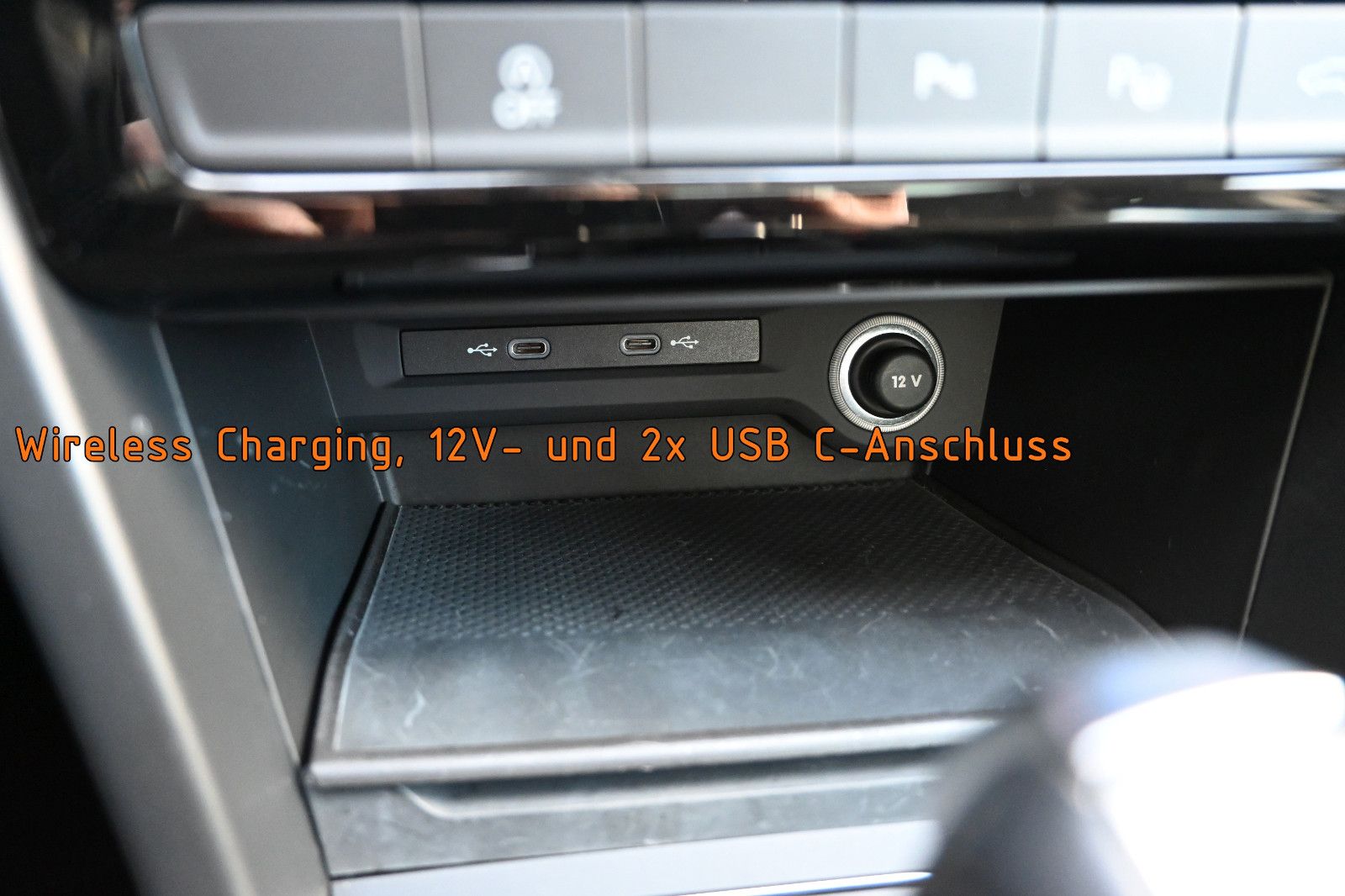 Fahrzeugabbildung Volkswagen Touran 2.0 TDI DSG °ACC°AHK°PANO°STANDHEIZ°7-SI°