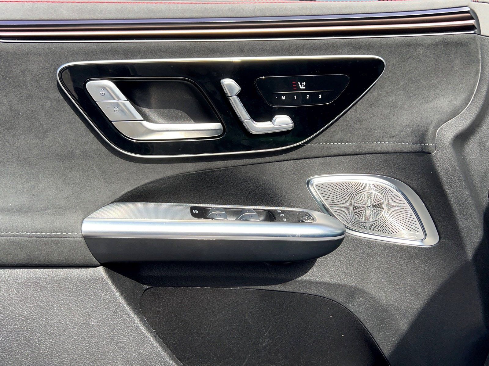 Fahrzeugabbildung Mercedes-Benz Mercedes-AMG EQE 43 4M SUV AHK 360° HYPER Carbon