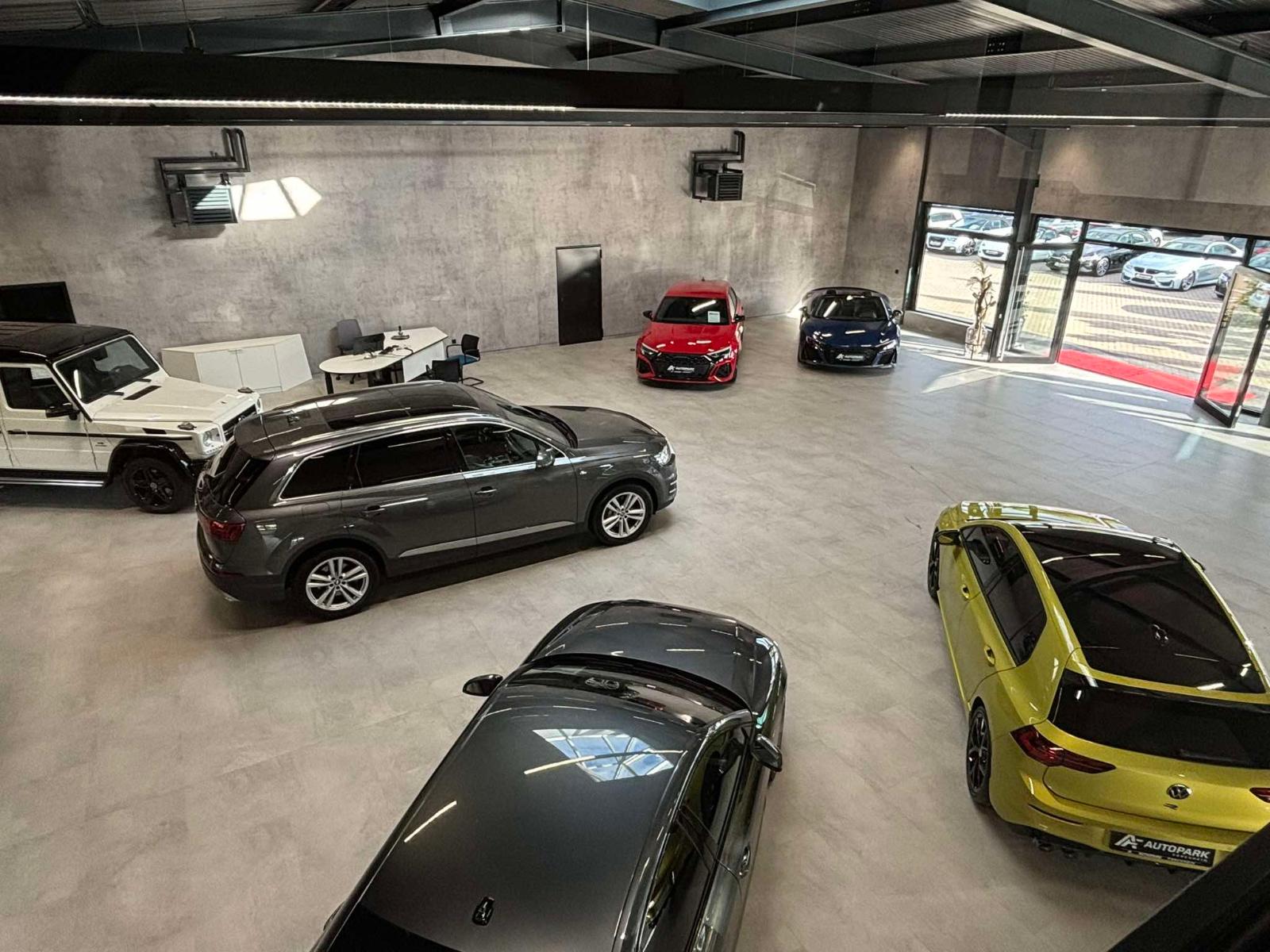 showroom-image-bottom