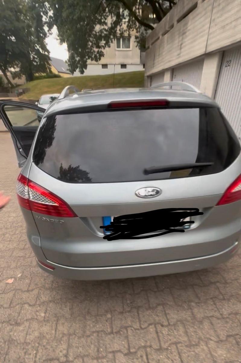 Ford Mondeo 2009 — rear view