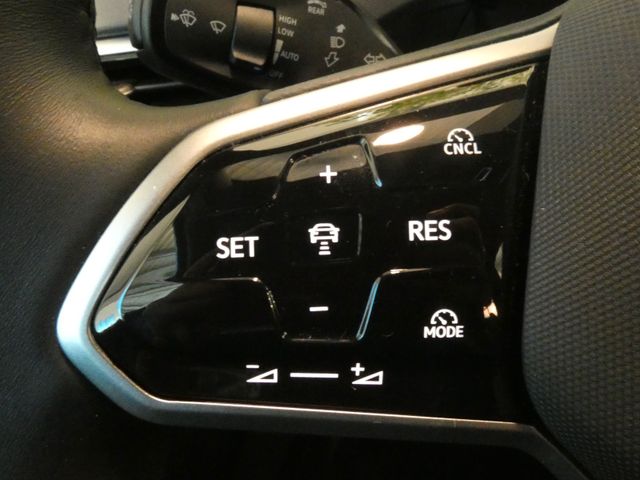 ID.4 Pro 77 kWh Infotainment Paket AHK KAMERA